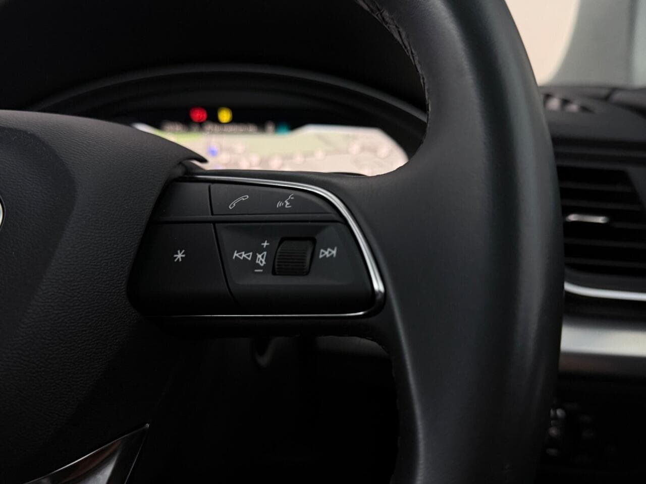 Audi Q5 thumbnail Misc Controls