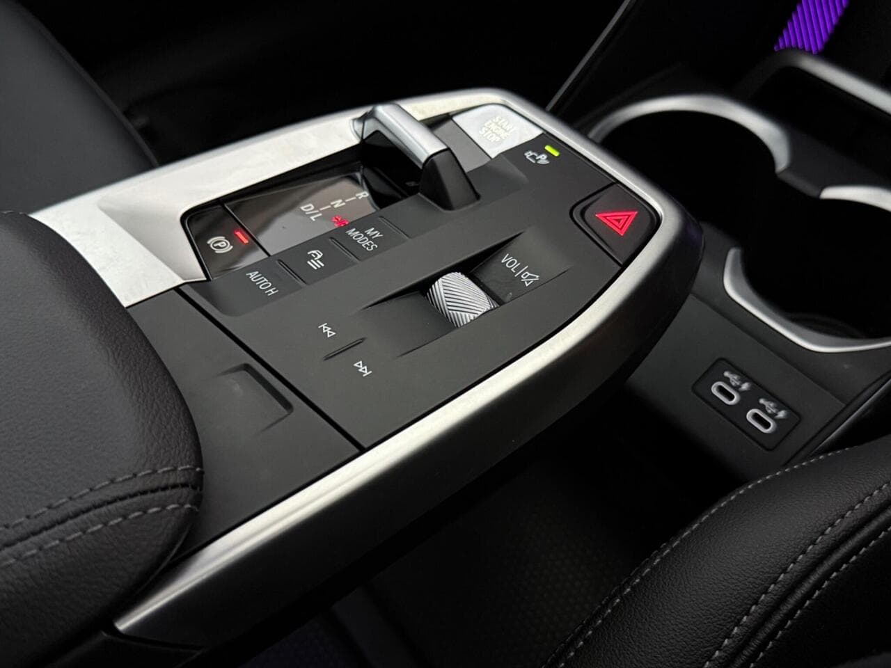 BMW X1 thumbnail Interior Front