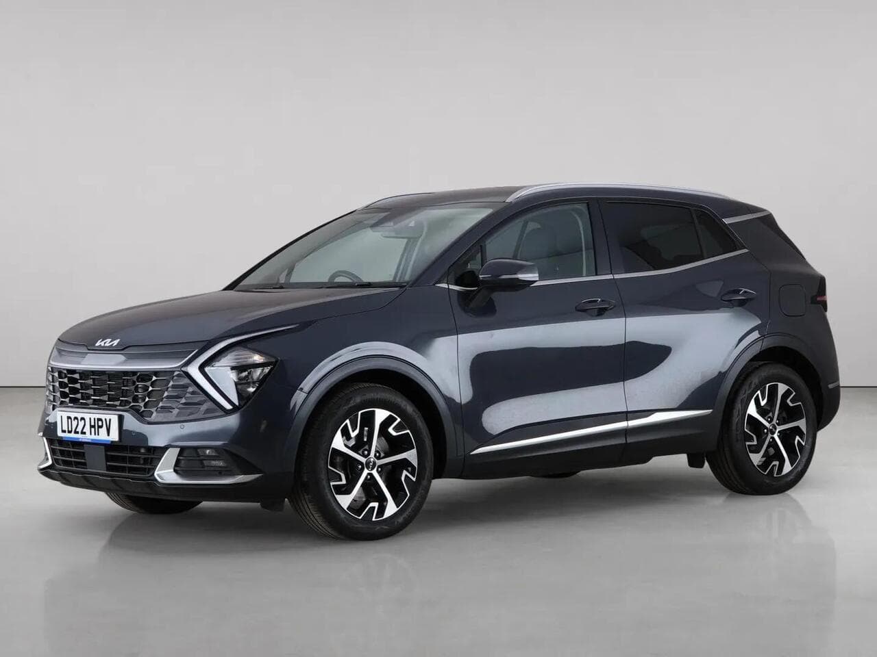 Kia Sportage thumbnail Front Left