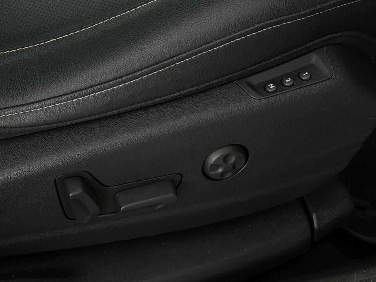Vauxhall Grandland X thumbnail Misc Controls