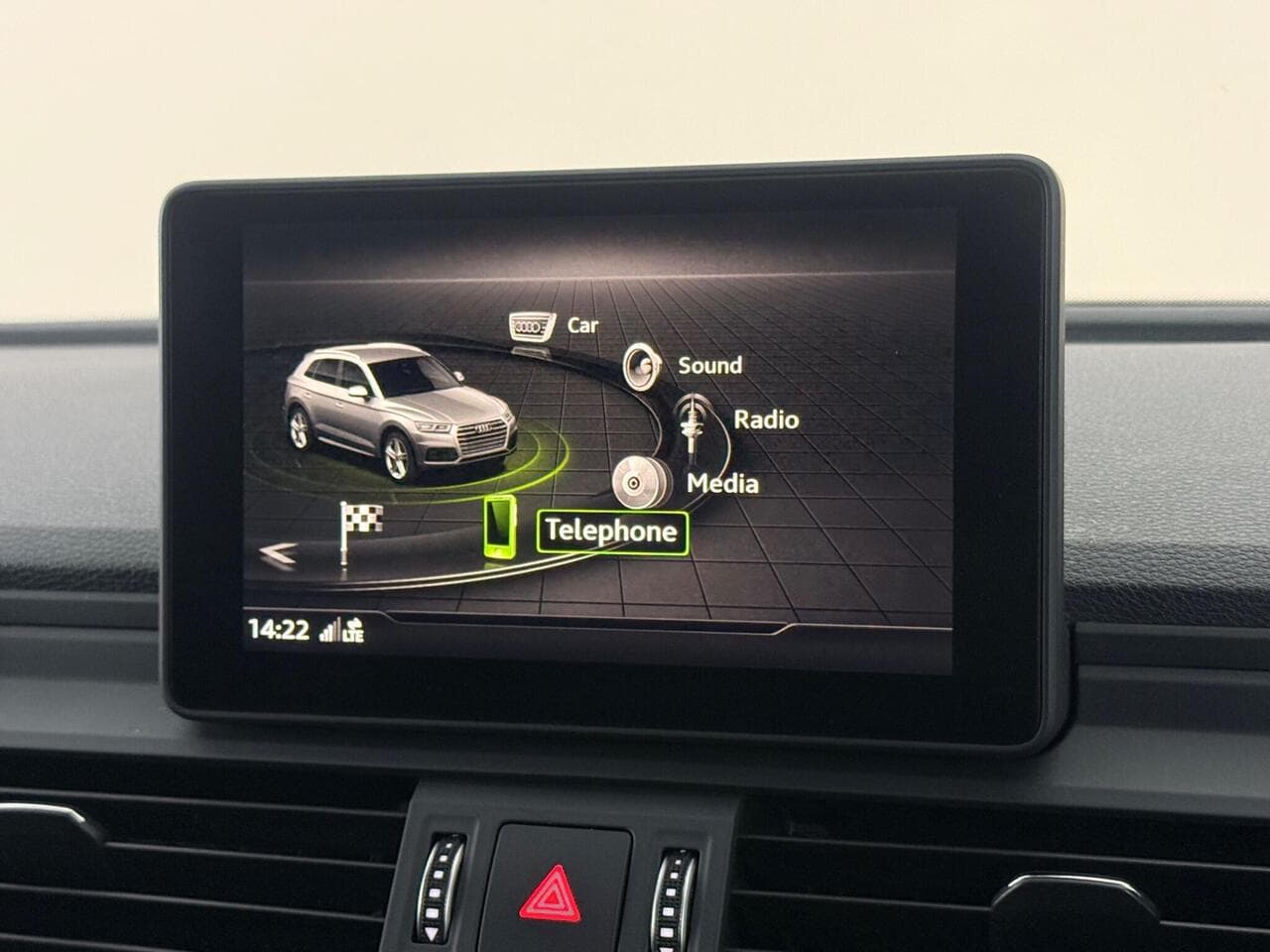 Audi Q5 thumbnail Infotainment System