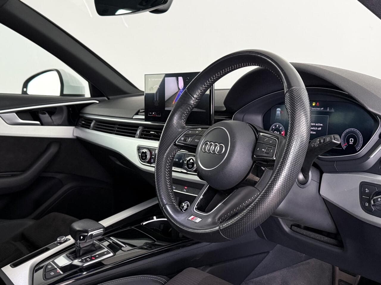 Audi A4 Avant thumbnail Interior Front