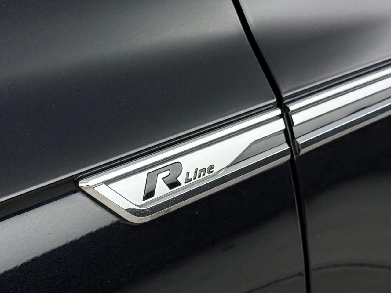 Volkswagen Touareg thumbnail Badge Exterior