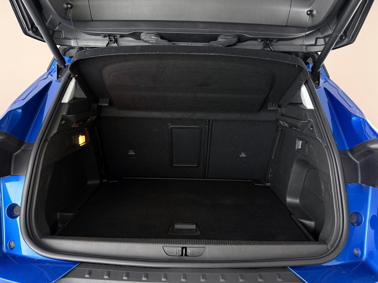 Vauxhall Grandland X thumbnail Boot