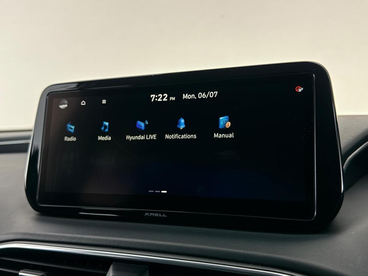 Hyundai Santa Fe thumbnail Infotainment System