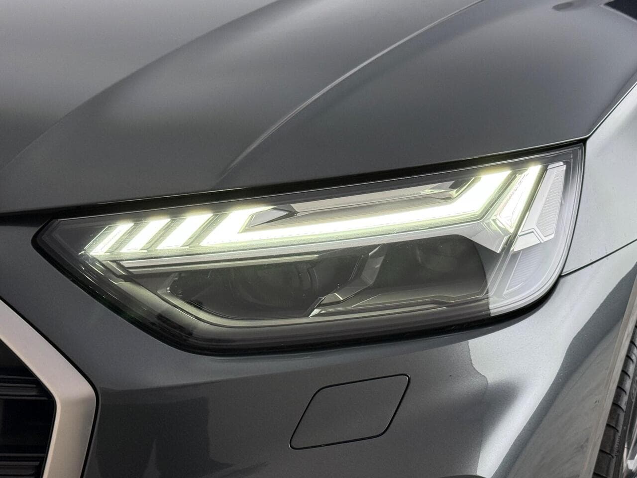 Audi Q5 thumbnail Lights Front
