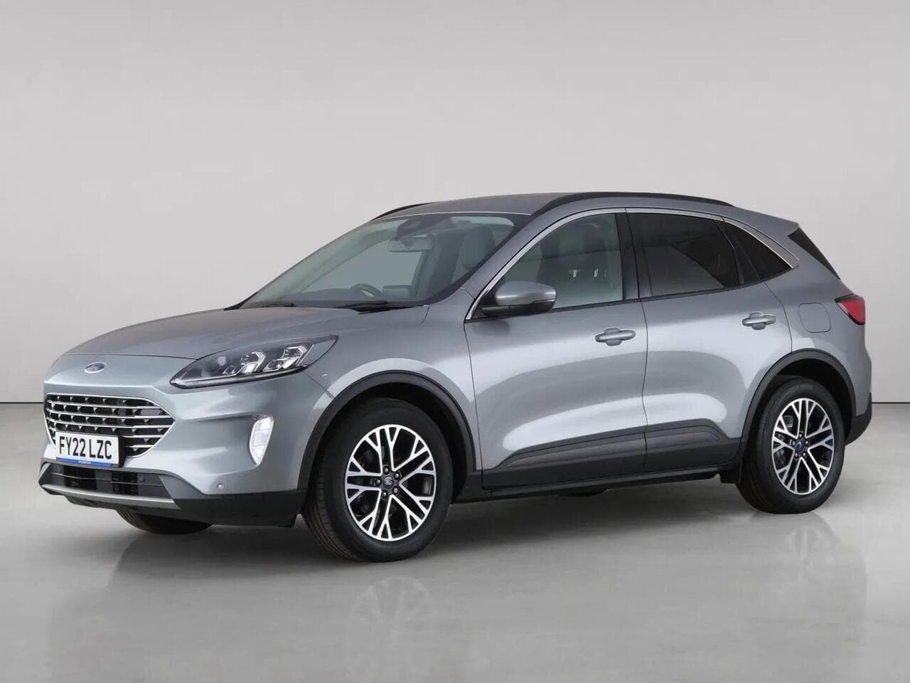 Ford Kuga thumbnail Front Left