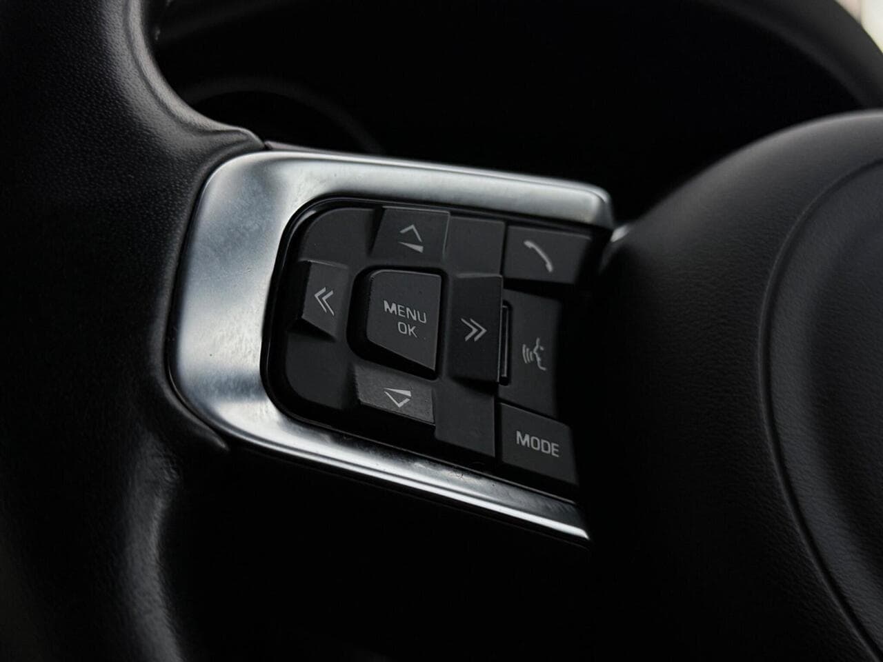 Jaguar XE thumbnail Misc Controls