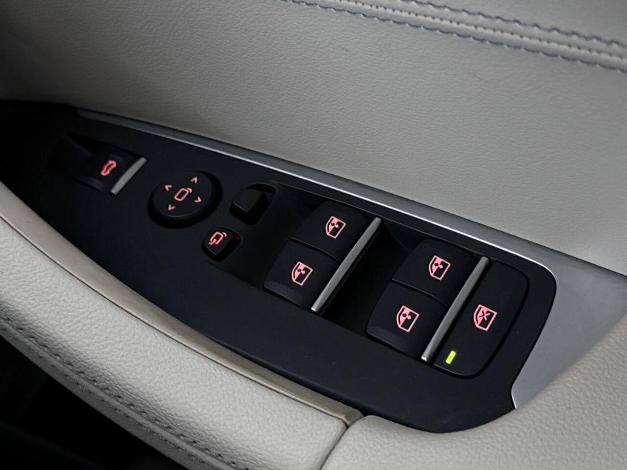BMW X3 thumbnail Misc Controls