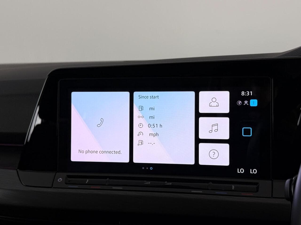 Volkswagen Golf thumbnail Infotainment System