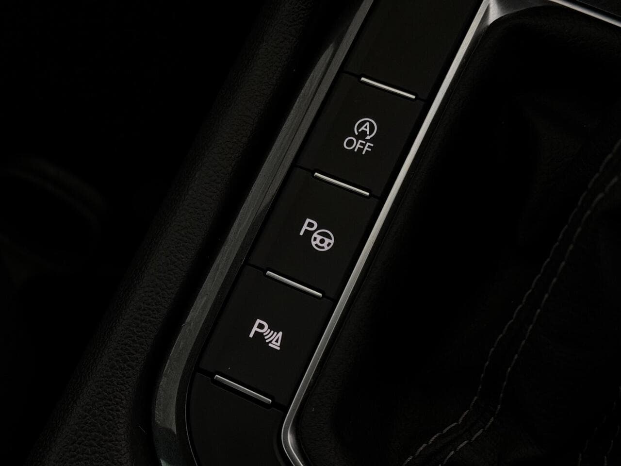 Volkswagen Tiguan thumbnail Misc Controls