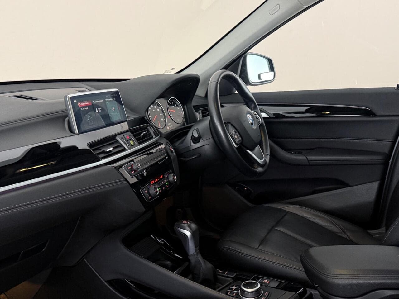 BMW X1 thumbnail Interior Front