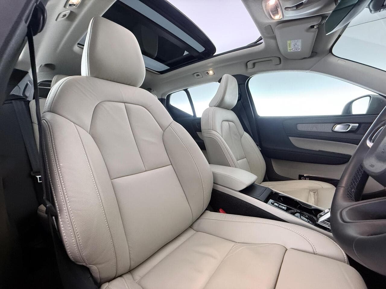 Volvo XC40 thumbnail Seat Driver