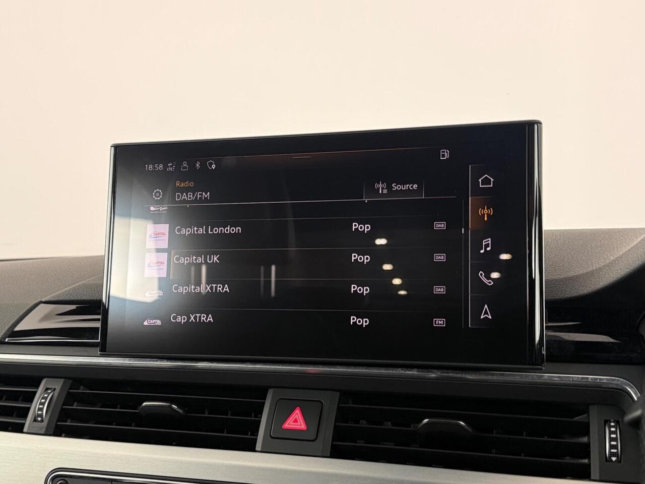 Audi A5 Cabriolet thumbnail Infotainment System