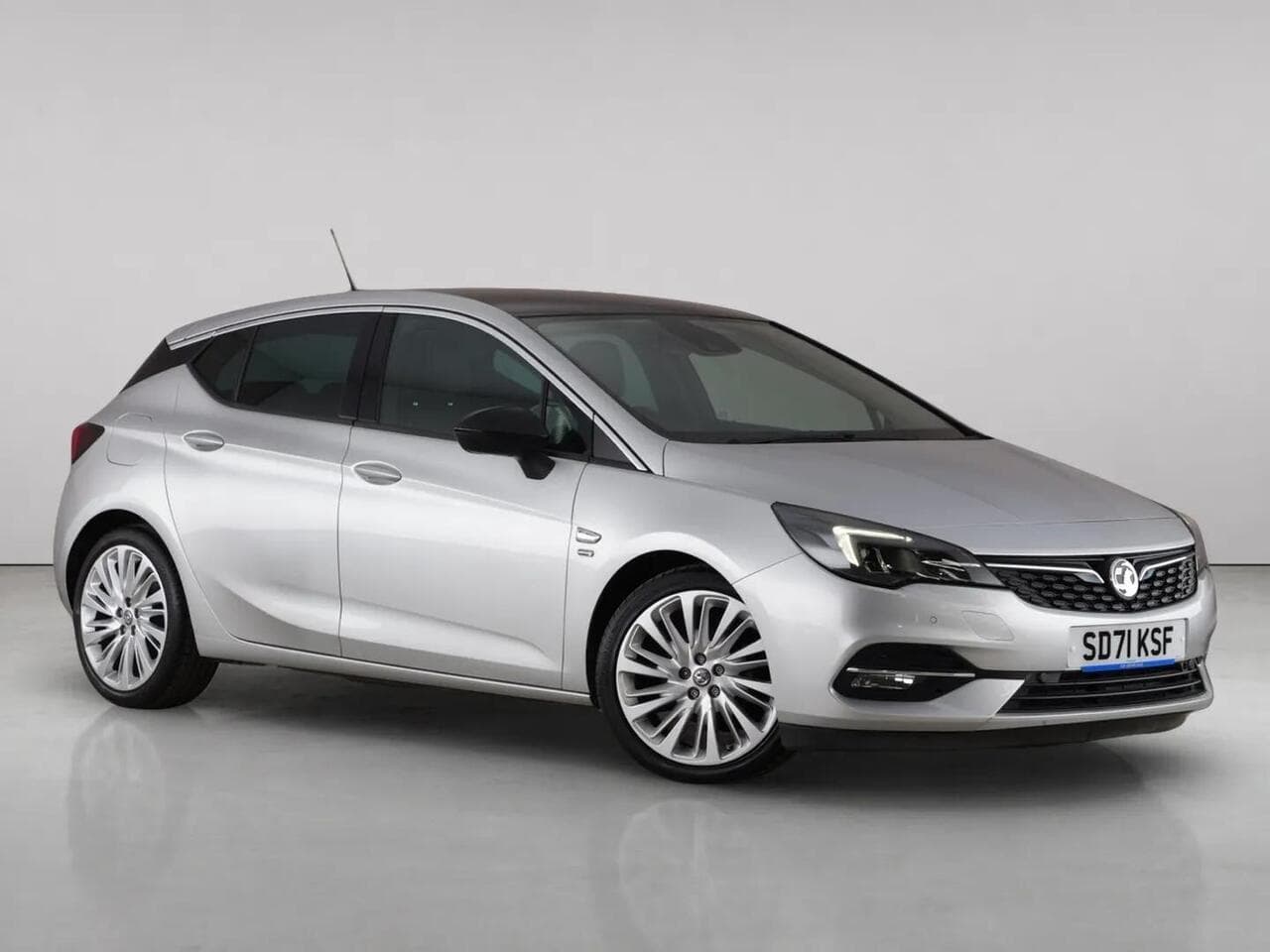 Vauxhall Astra - Vauxhall Astra 1.2 Turbo Griffin Edition Hatchback 5dr Petrol Manual Euro 6 (s/s) (145 ps)