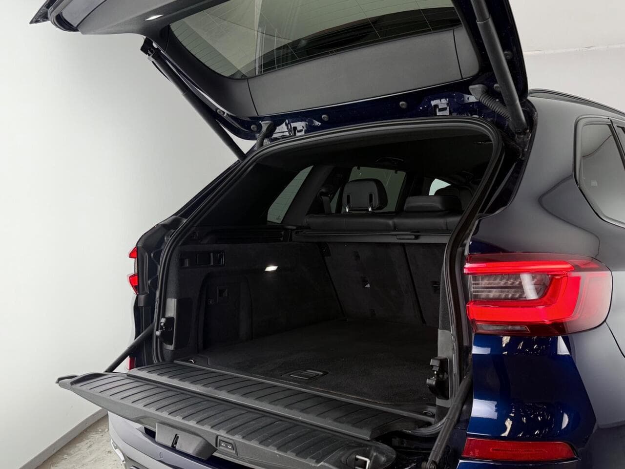 BMW X5 thumbnail Boot