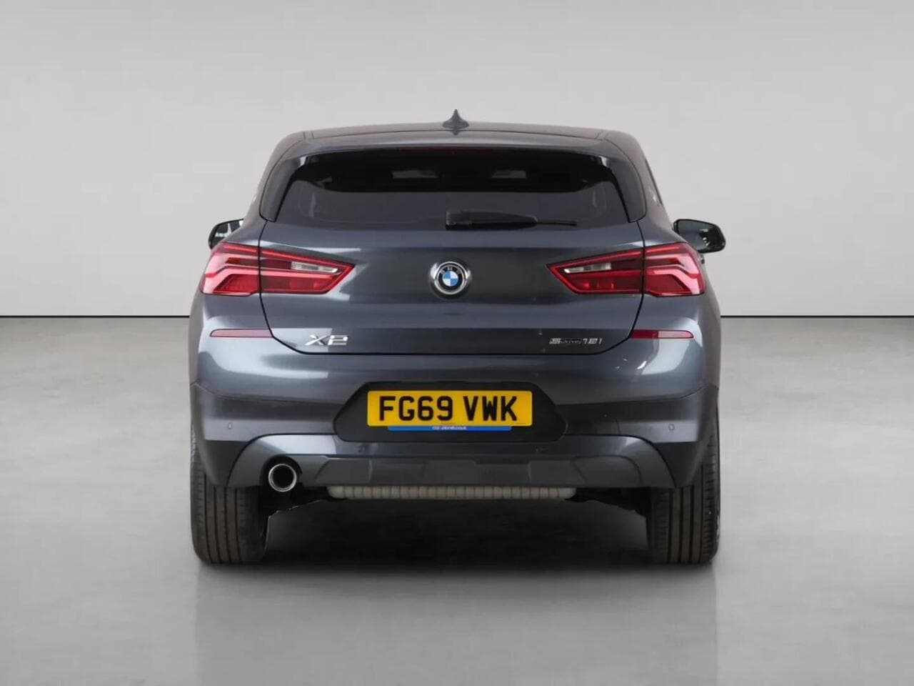 BMW X2 thumbnail Rear