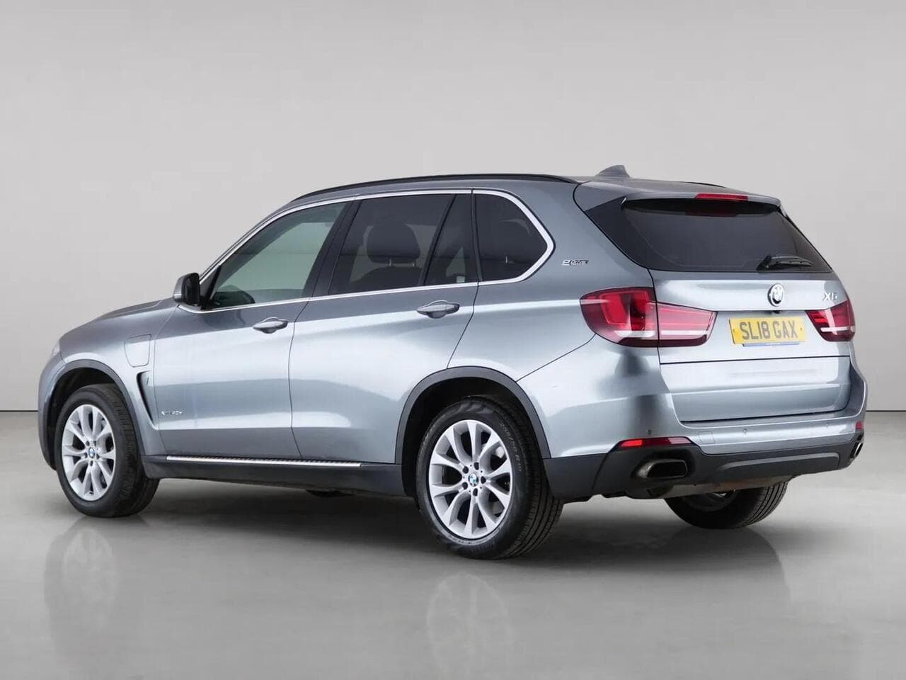 BMW X5 thumbnail Rear Left