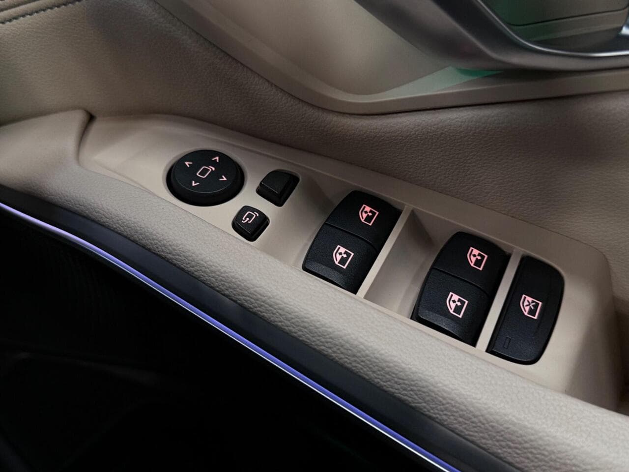 BMW 3 Series thumbnail Misc Controls