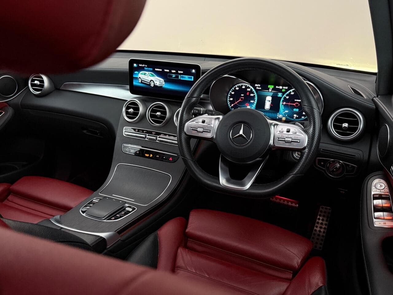 Mercedes-Benz GLC thumbnail Interior Front