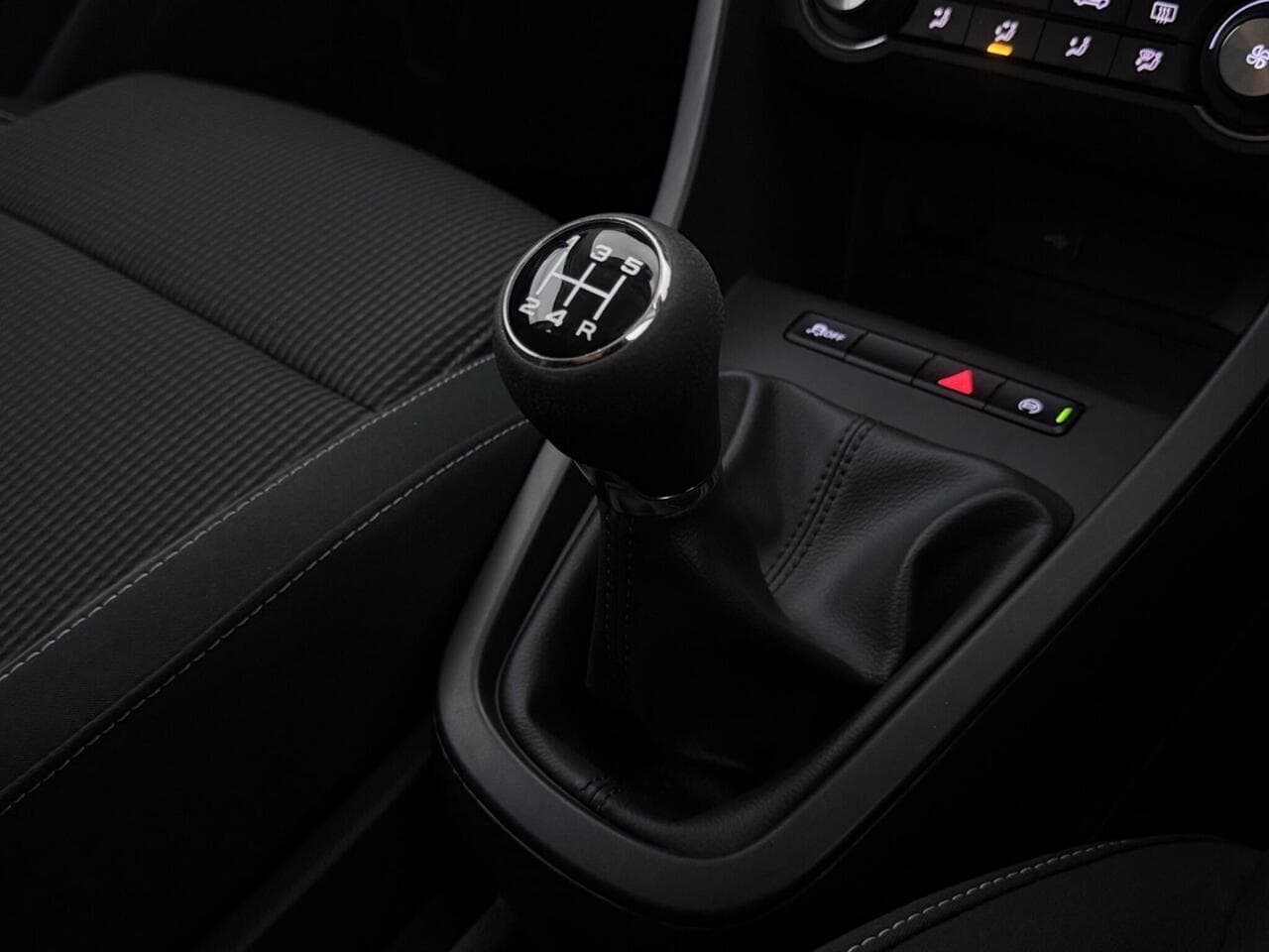 MG MG3 thumbnail Interior Front