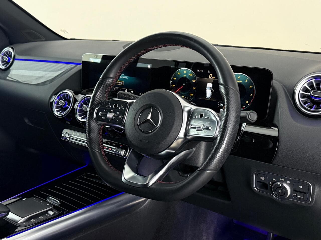 Mercedes-Benz GLA thumbnail Steering Wheel
