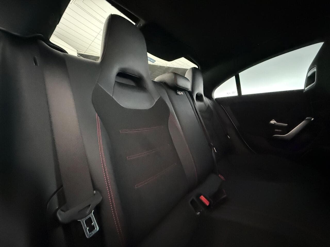 Mercedes-Benz CLA thumbnail Seats Rear