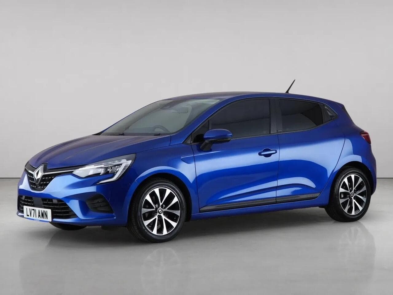 Renault Clio thumbnail Front Left