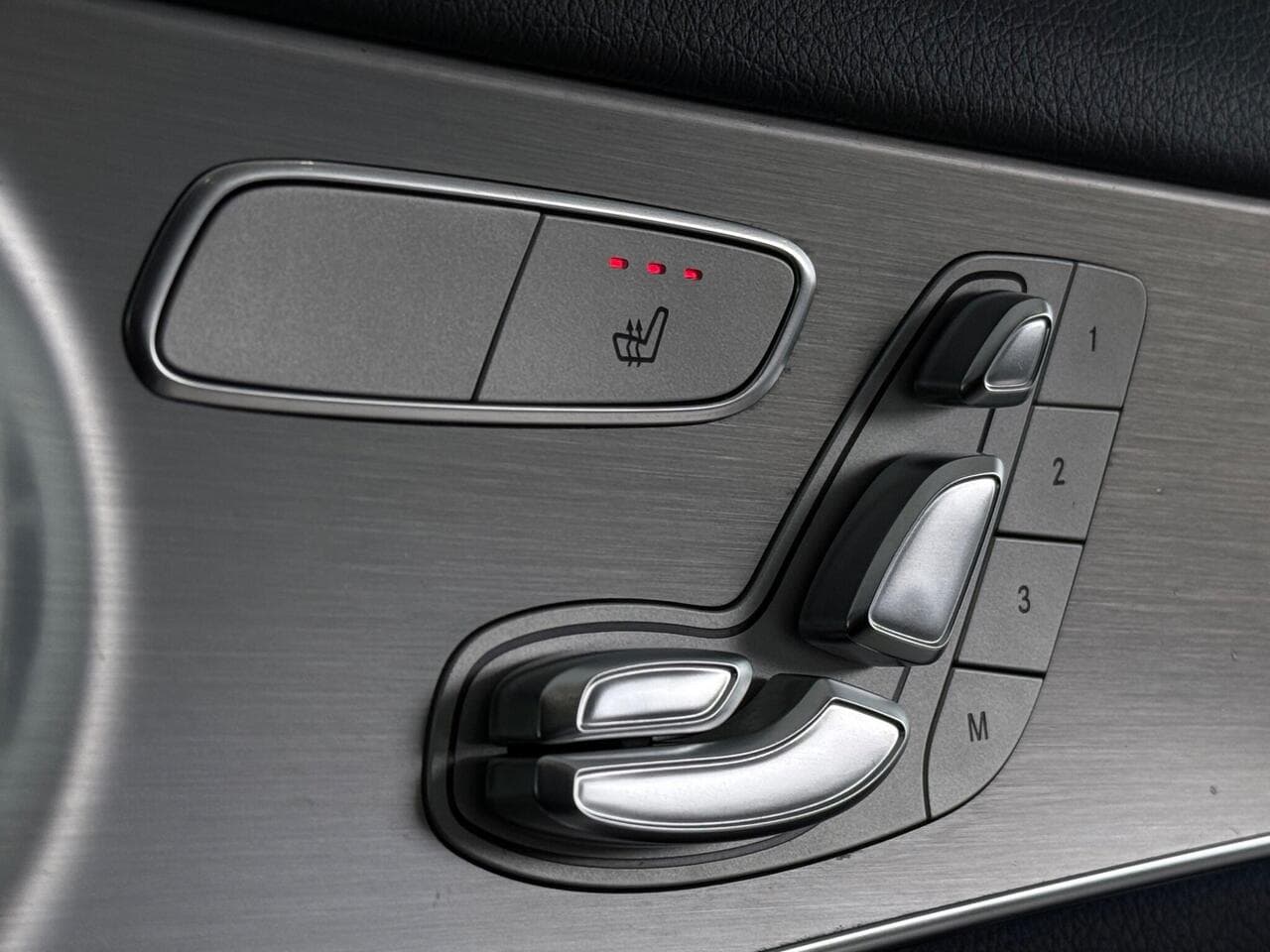 Mercedes-Benz GLC thumbnail Misc Controls