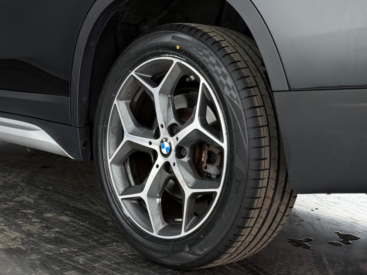 BMW X1 thumbnail Wheel
