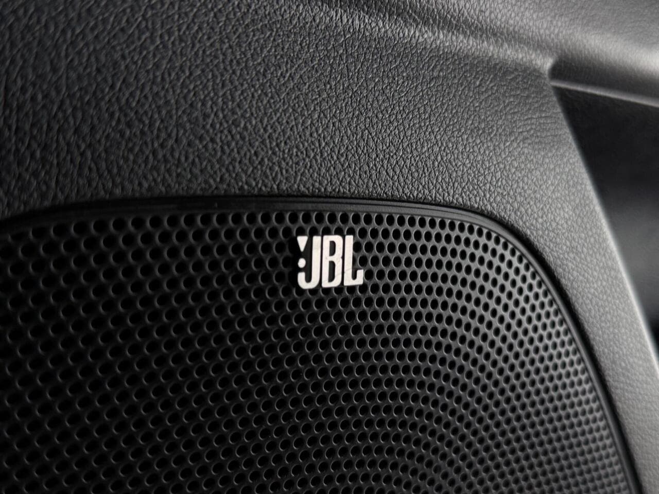 Kia Sportage thumbnail Misc Controls