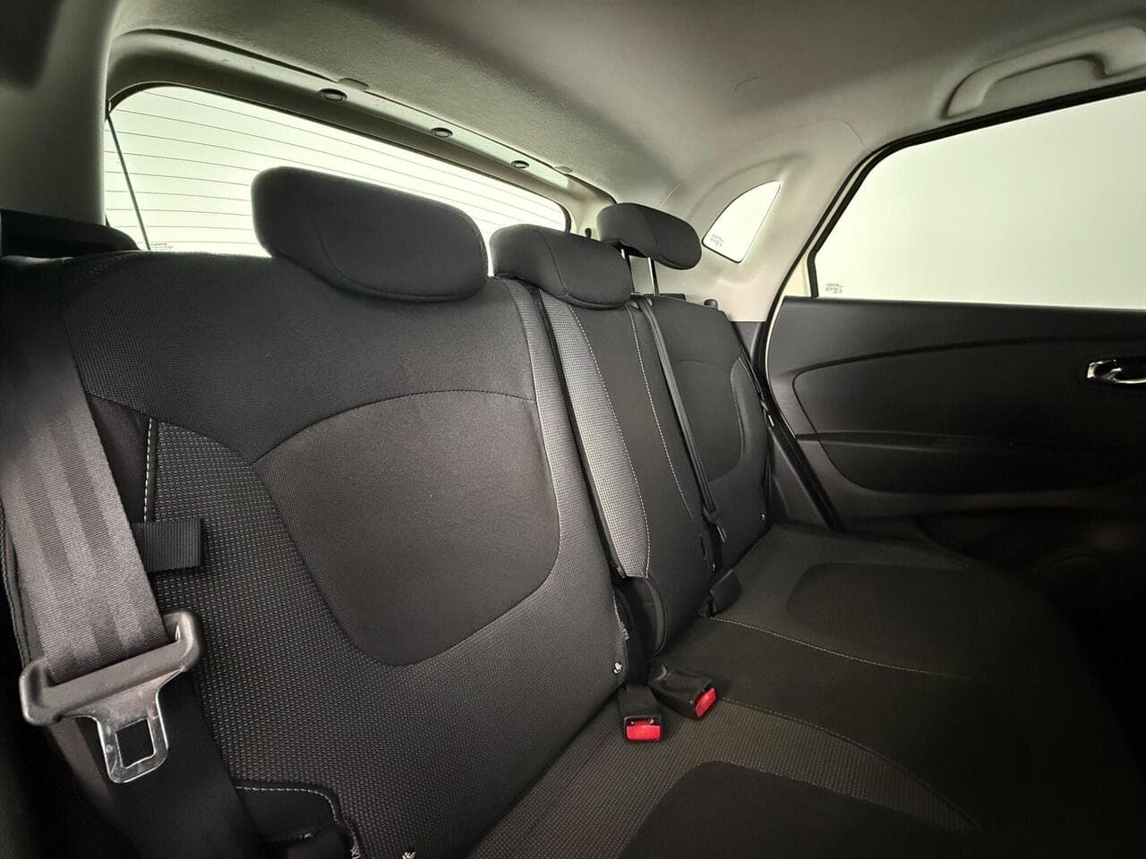Renault Captur thumbnail Seats Rear