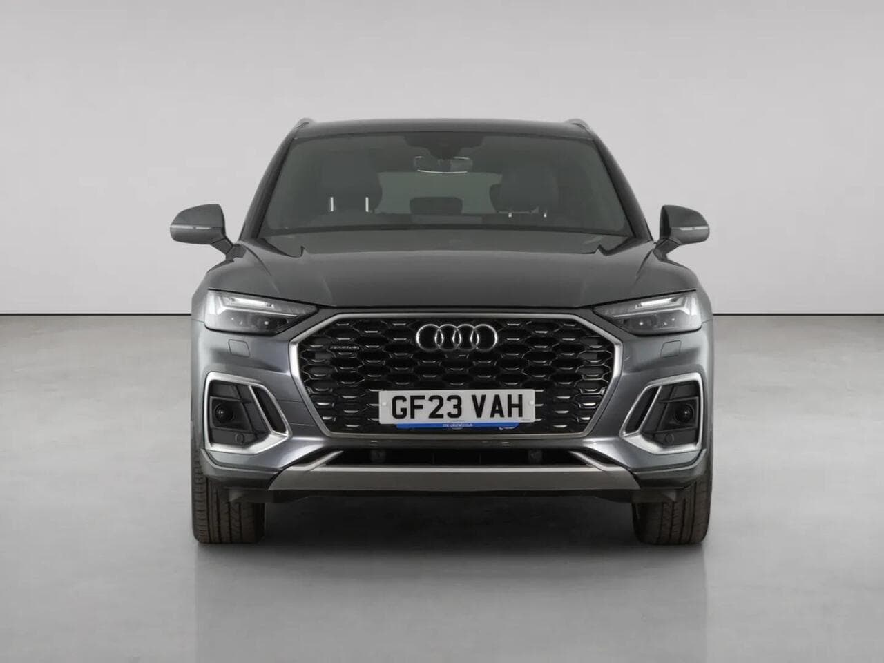Audi Q5 thumbnail Front