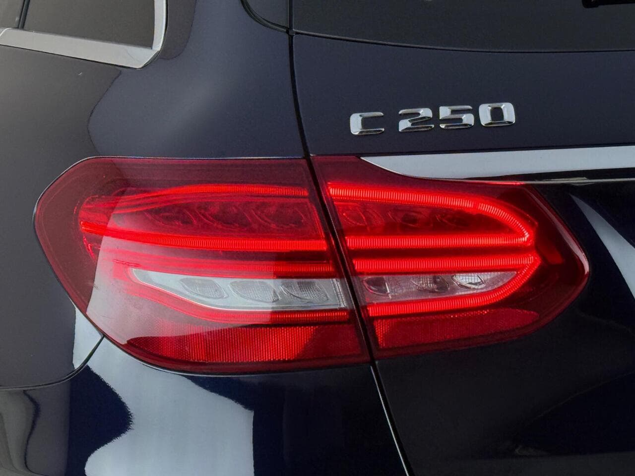 Mercedes-Benz C Class thumbnail Lights Rear