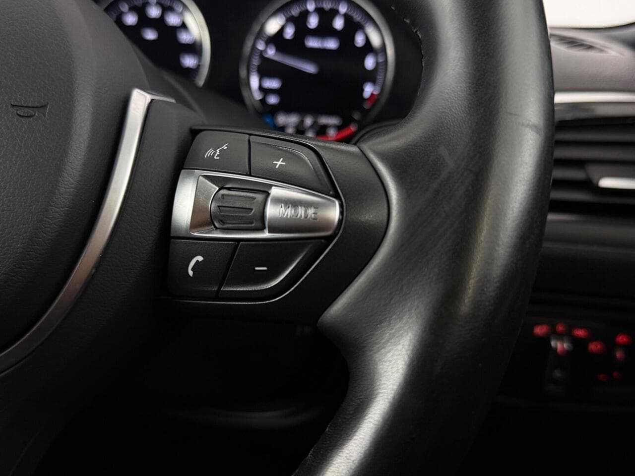 BMW 2 Series thumbnail Misc Controls