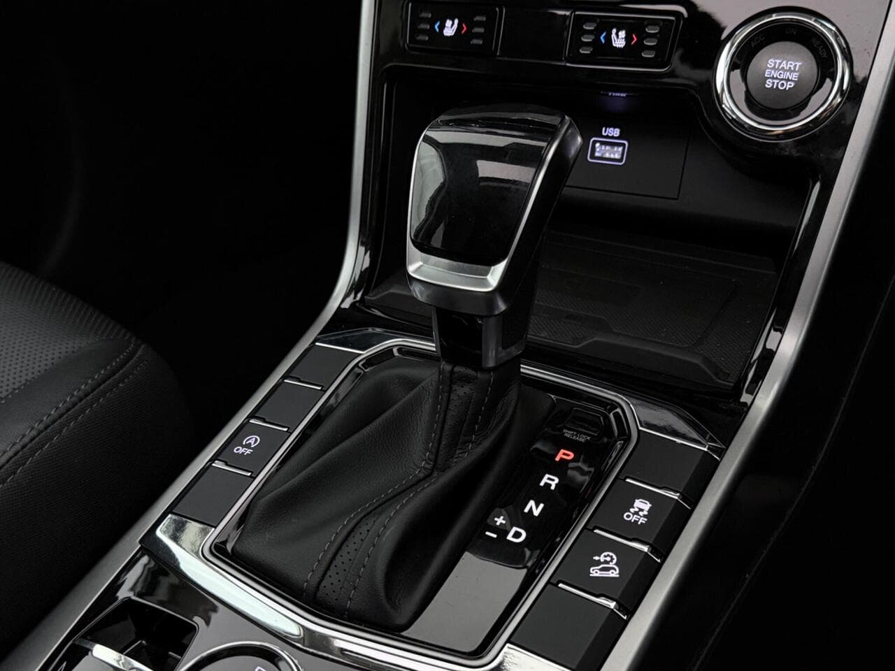 SsangYong Korando thumbnail Interior Front