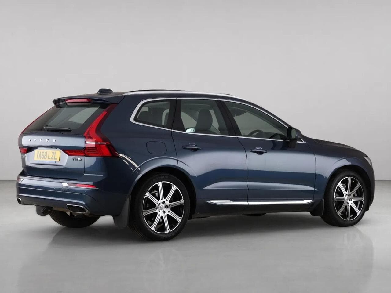 Volvo XC60 thumbnail Side Right