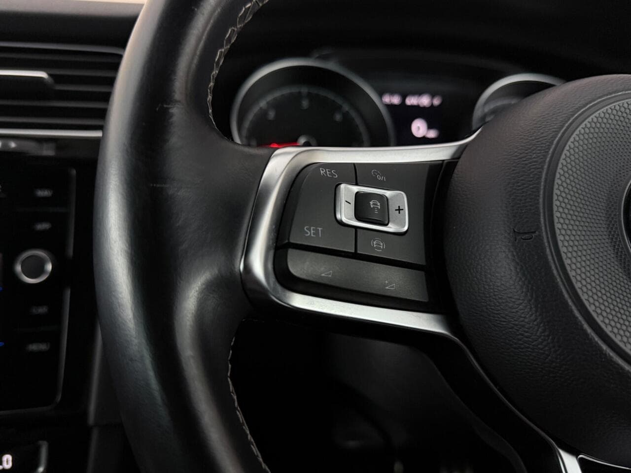 Volkswagen Golf thumbnail Misc Controls