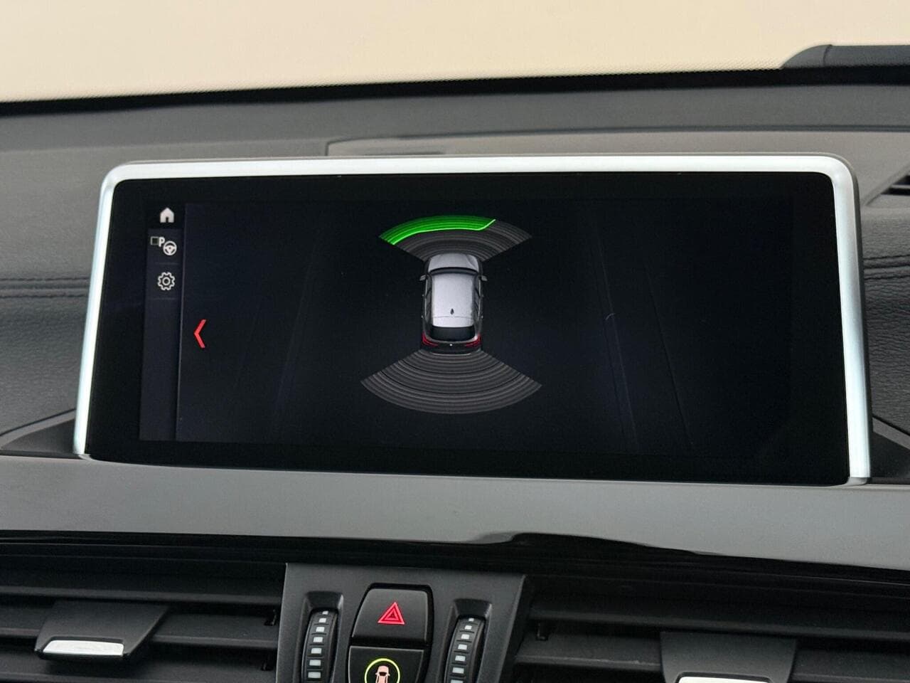BMW X1 thumbnail Infotainment System