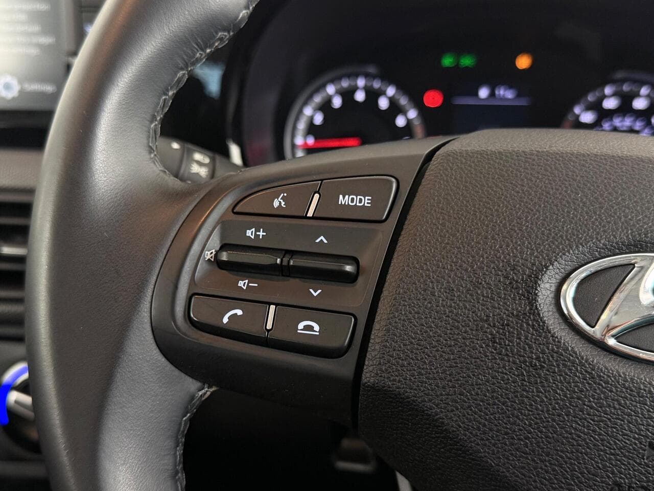 Hyundai i10 thumbnail Misc Controls