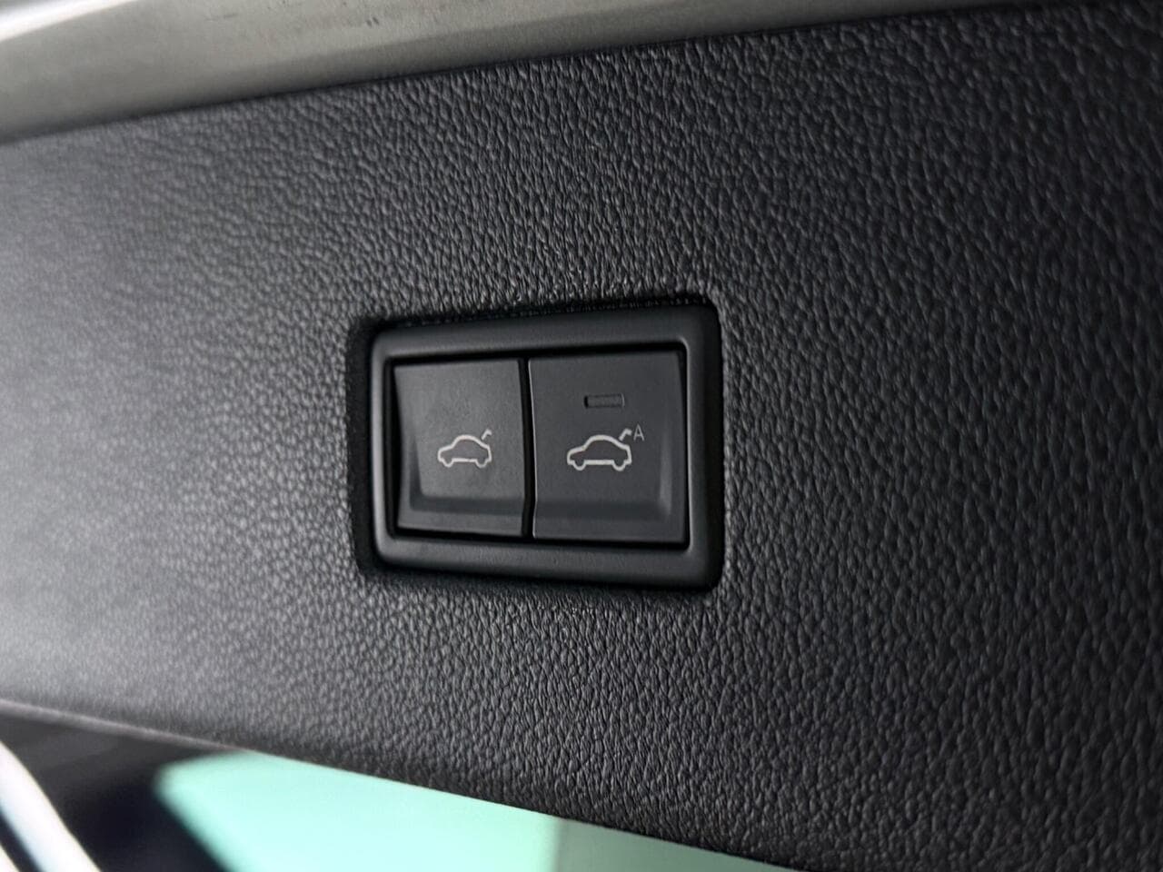 Volkswagen Tiguan thumbnail Misc Controls