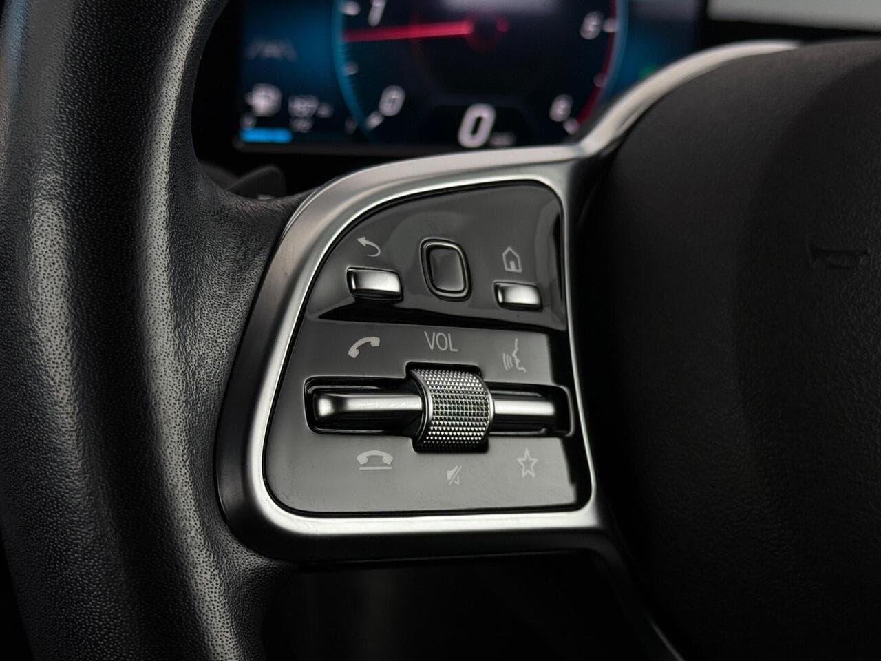 Mercedes-Benz B Class thumbnail Misc Controls