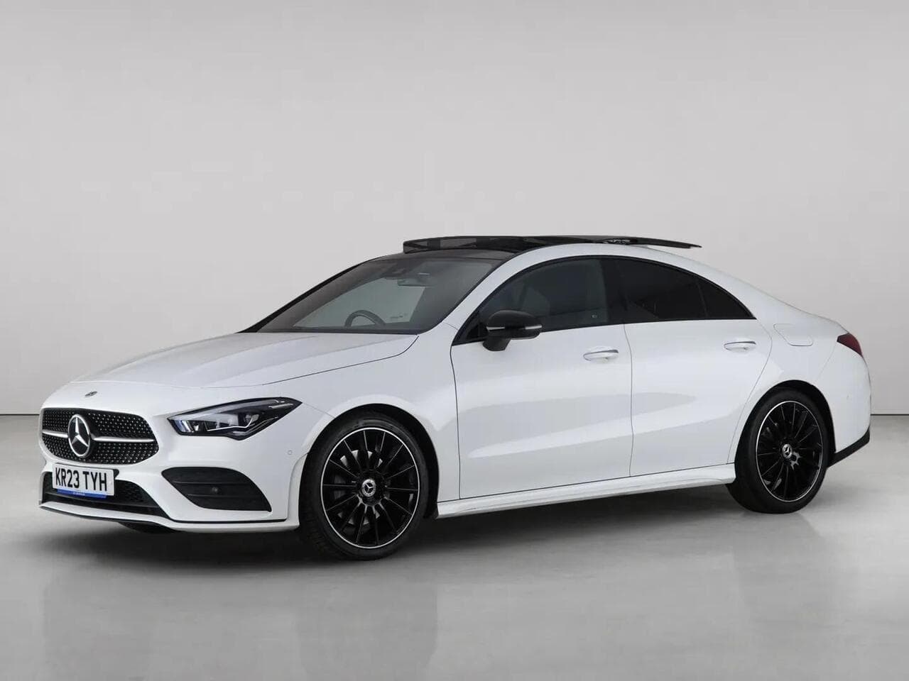 Mercedes-Benz CLA thumbnail Front Left