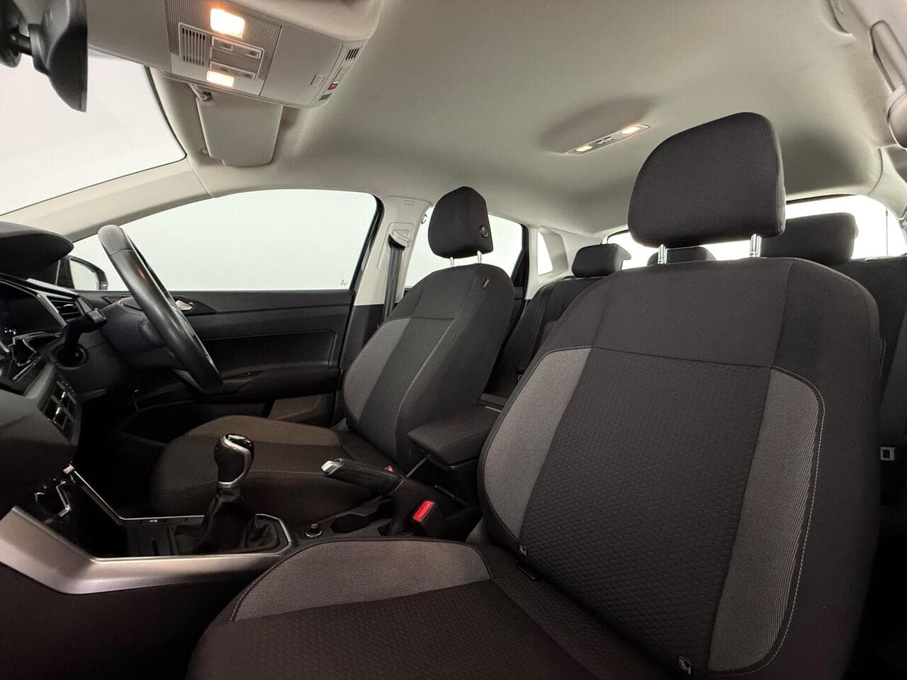 Volkswagen Polo thumbnail Seat Front Passenger