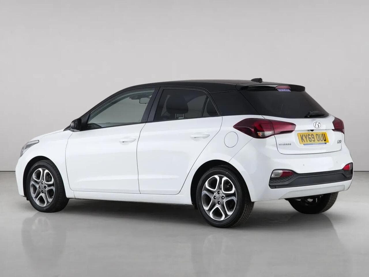 Hyundai i20 thumbnail Rear Left