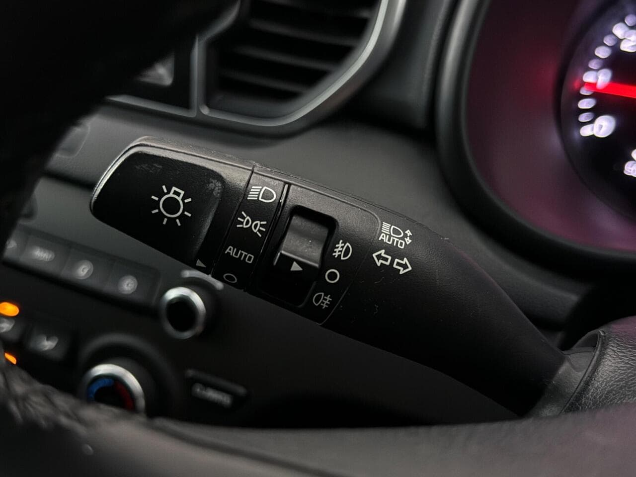 Kia Sportage thumbnail Misc Controls
