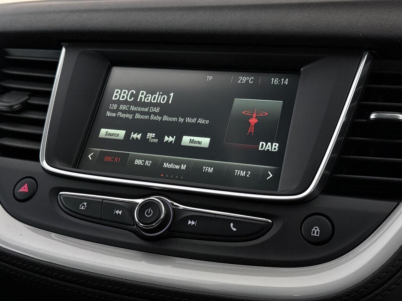 Vauxhall Grandland X thumbnail Infotainment System