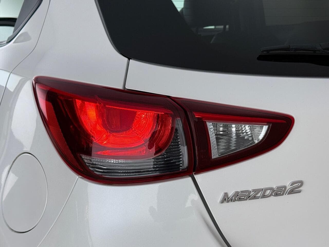 Mazda Mazda2 thumbnail Lights Rear