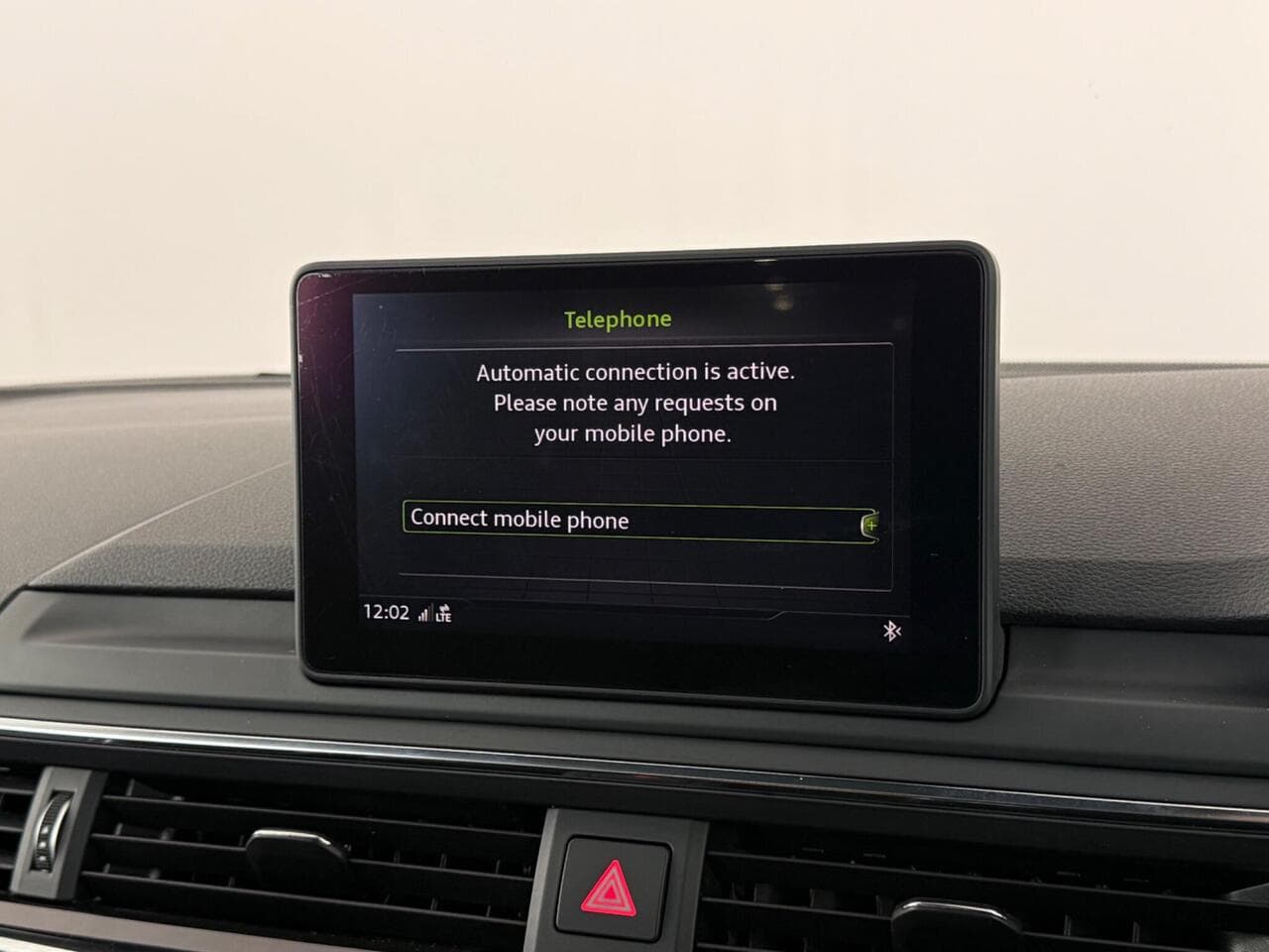 Audi A5 Cabriolet thumbnail Infotainment System