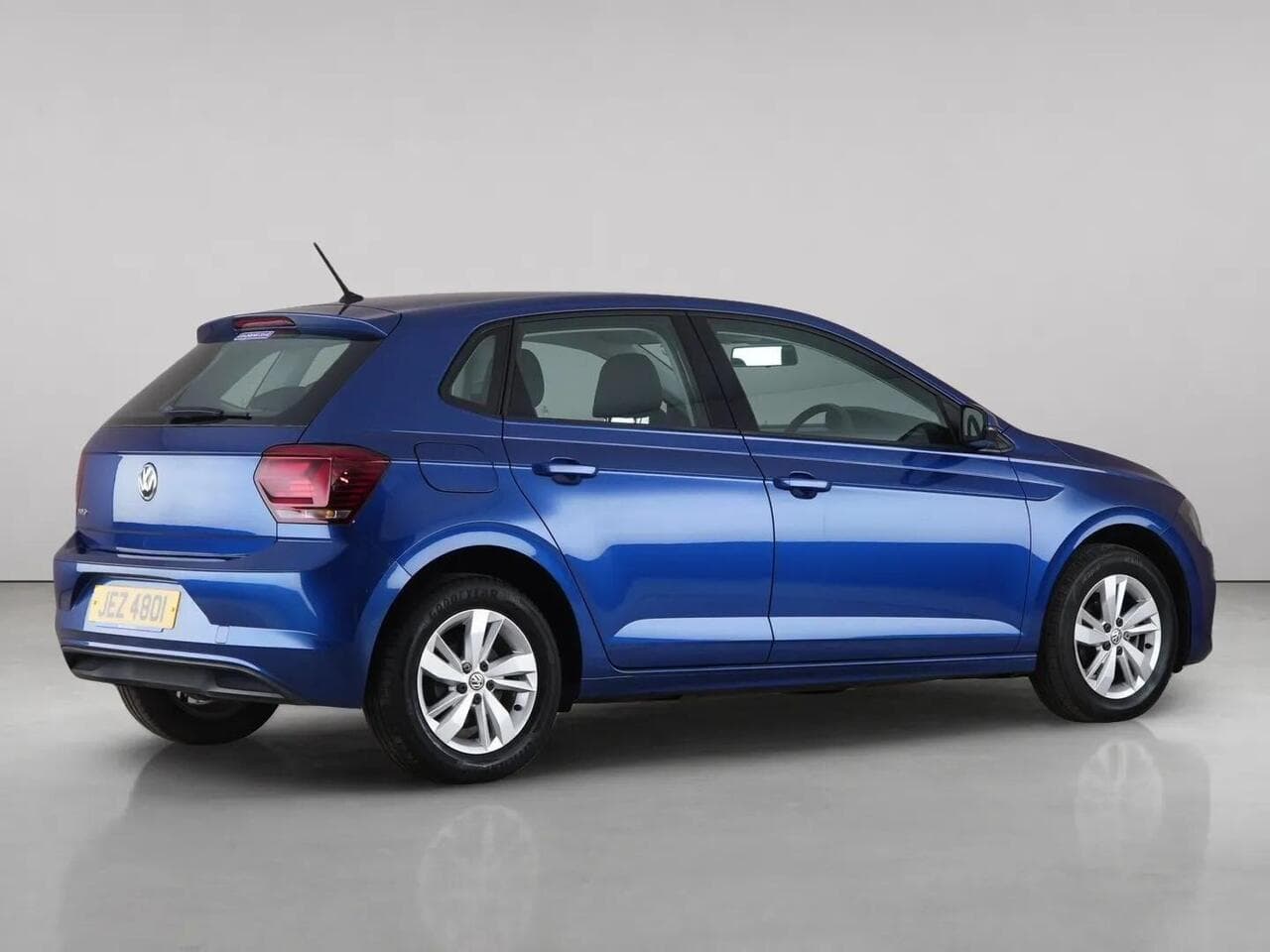 Volkswagen Polo thumbnail Side Right